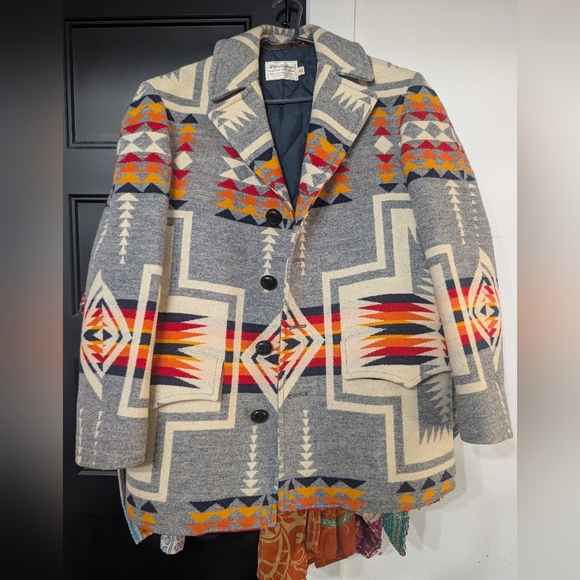 Pendleton Jackets & Blazers - DO NOT PURCHASE... SOLD ON ANOTHER PLATFORM